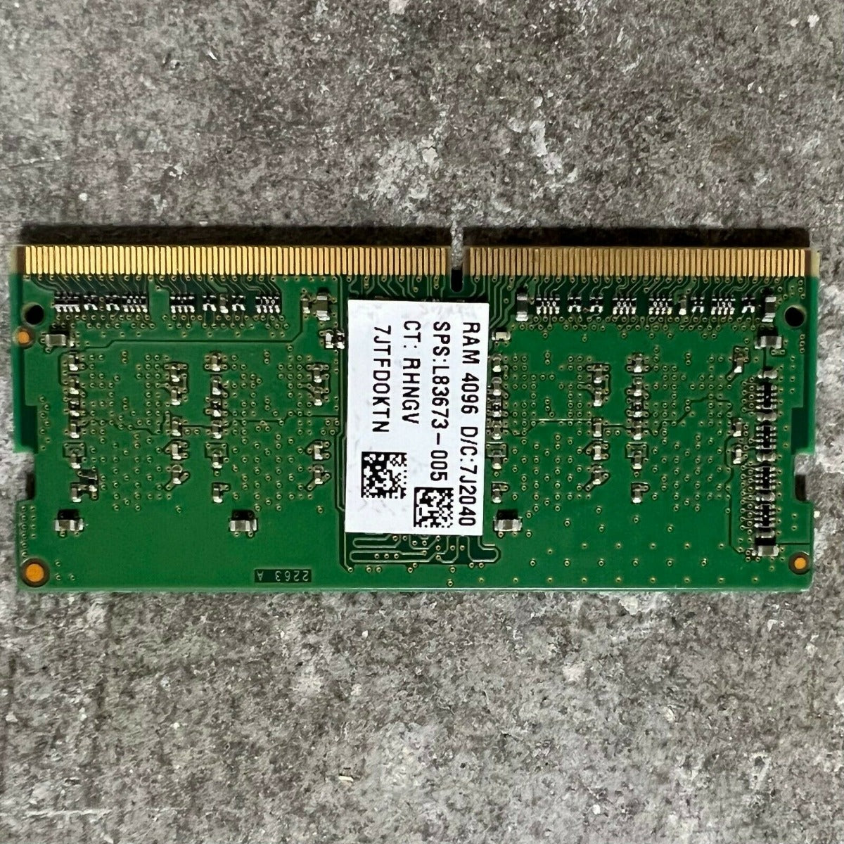 Micron 4GB 3200MHz DDR4 SODIMM 260Pin 1RX16 Laptop Memory MTA4ATF51264HZ-3G2J1 Micron 4GB 3200MHz DDR4 SODIMM 260Pin 1RX16 Laptop Memory MTA4ATF51264HZ-3G2J1